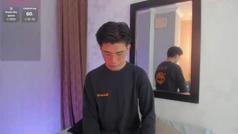 Snapshot of youn_rider chatting on 05-12-26, 07:55 NICOLS online show from 05-12-26, 07:55