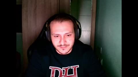 Snapshot of younromki chatting on 12-26-24, 03:27 A... online show from 12-26-24, 03:27