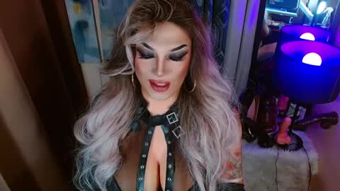 QUEEN MADISON  online show from 04-08-26, 09:09