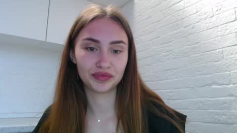 Amelia online show from 04-17-26, 04:10