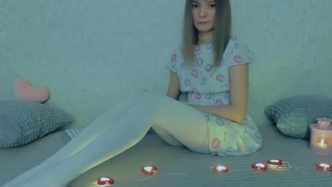 Snapshot of your_caramelka chatting on 02-17-25, 07:37 Lily online show from 02-17-25, 07:37