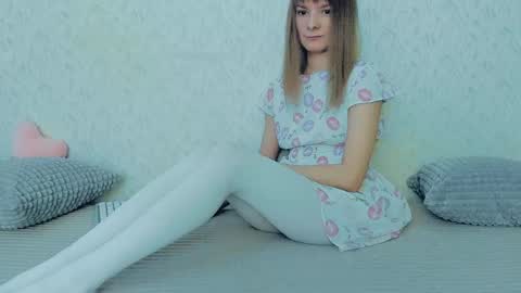 Snapshot of your_caramelka chatting on 02-19-25, 05:16 Lily online show from 02-19-25, 05:16