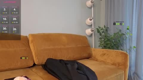 Snapshot of your_dream_alice chatting on 03-06-25, 06:19 Alice online show from 03-06-25, 06:19