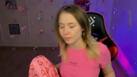 Ella online show from 04-13-26, 08:53