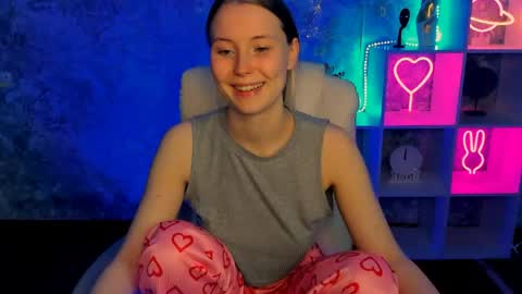 Ella online show from 04-27-26, 01:31