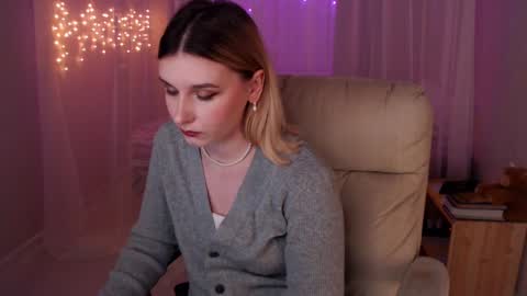 Snapshot of your_freya chatting on 12-06-24, 02:28 Freya online show from 12-06-24, 02:28