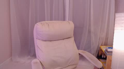 Snapshot of your_freya chatting on 02-08-25, 12:17 Freya online show from 02-08-25, 12:17