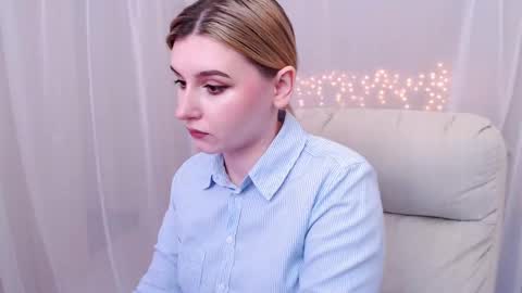 Snapshot of your_freya chatting on 03-02-25, 10:35 Freya online show from 03-02-25, 10:35