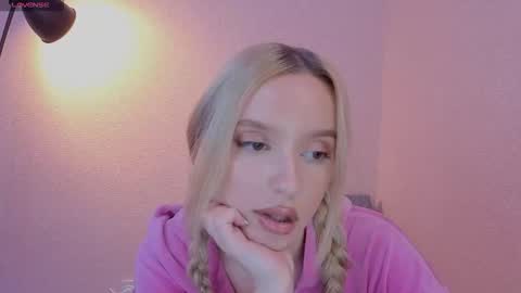 Snapshot of your_fucking_babby chatting on 10-17-25, 08:55 Olivia online show from 10-17-25, 08:55