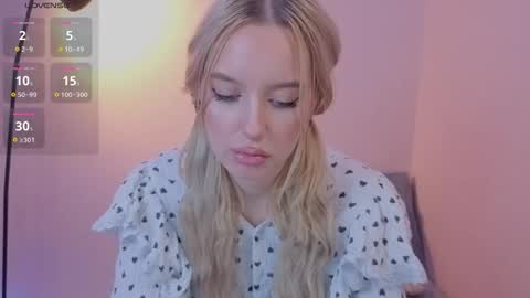 Snapshot of your_fucking_babby chatting on 10-18-25, 09:15 Olivia online show from 10-18-25, 09:15