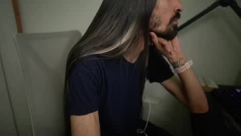 Snapshot of your_ice_cream chatting on 06-06-26, 01:43 Siebel. online show from 06-06-26, 01:43