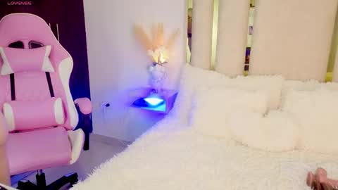 Isa online show from 04-15-26, 07:58