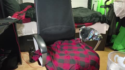 Snapshot of your_secret_johnny chatting on 01-23-25, 04:04 Ben Dover online show from 01-23-25, 04:04