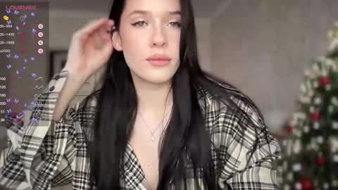 Snapshot of your_sweet_angel_ chatting on 01-16-25, 01:25 Mia  online show from 01-16-25, 01:25