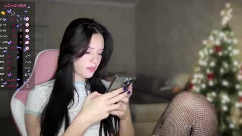 Snapshot of your_sweet_angel_ chatting on 01-17-25, 05:41 Mia  online show from 01-17-25, 05:41