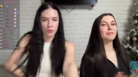 Snapshot of your_sweet_angel_ chatting on 01-25-25, 12:06 Mia  online show from 01-25-25, 12:06
