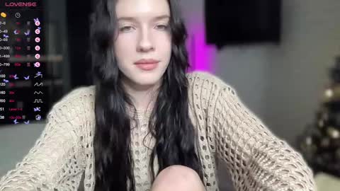 Snapshot of your_sweet_angel_ chatting on 01-31-25, 02:28 Mia  online show from 01-31-25, 02:28