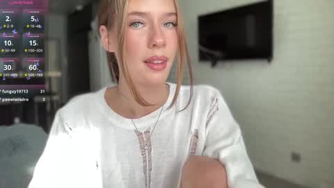 Snapshot of your_sweet_angel_ chatting on 09-26-25, 11:03 Mia  online show from 09-26-25, 11:03