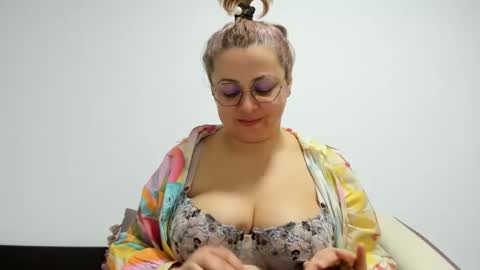 Snapshot of your_victoria chatting on 01-09-25, 11:56 Your Victoria online show from 01-09-25, 11:56