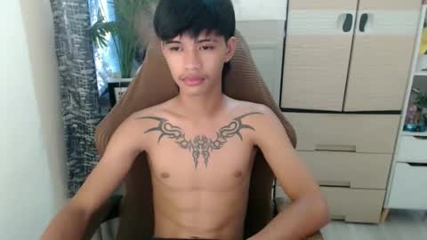 yourasian_eric online show from 04-09-26, 08:53