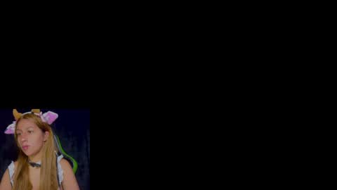 Snapshot of yourbadgoddess chatting on 05-21-26, 02:07 Val Honey online show from 05-21-26, 02:07