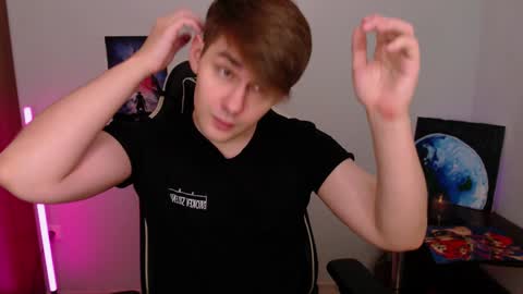 Snapshot of yourbilly chatting on 12-12-24, 02:37 Billy online show from 12-12-24, 02:37