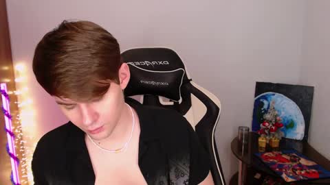 Snapshot of yourbilly chatting on 01-06-25, 01:20 Billy online show from 01-06-25, 01:20
