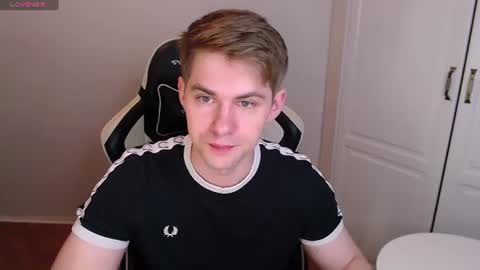Snapshot of yourbilly chatting on 06-19-26, 02:49 Billy online show from 06-19-26, 02:49