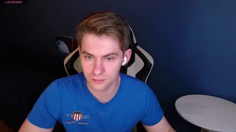 Snapshot of yourbilly chatting on 06-23-26, 02:20 Billy online show from 06-23-26, 02:20