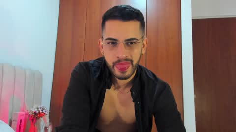 YOURBOYNEXTDOOR online show from 01-01-25, 12:00