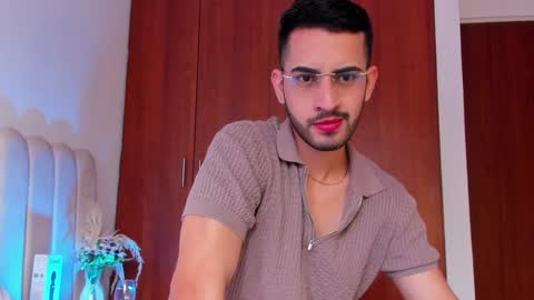 YOURBOYNEXTDOOR online show from 01-04-25, 08:27