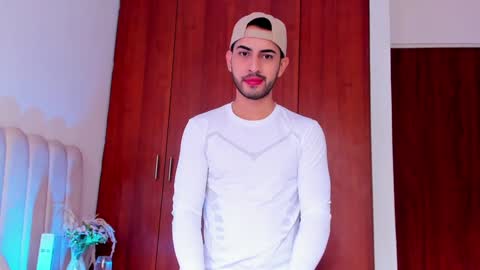 YOURBOYNEXTDOOR online show from 01-05-25, 04:27