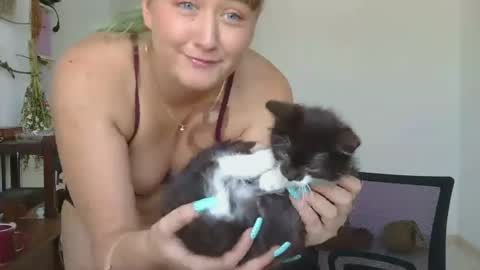 cherry online show from 07-27-26, 12:01