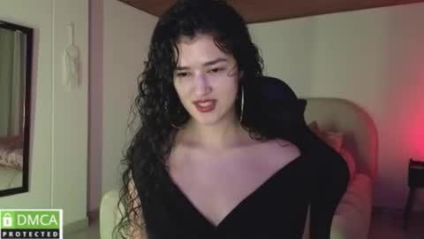 yourdreamgirl2025 online show from 06-04-26, 12:05