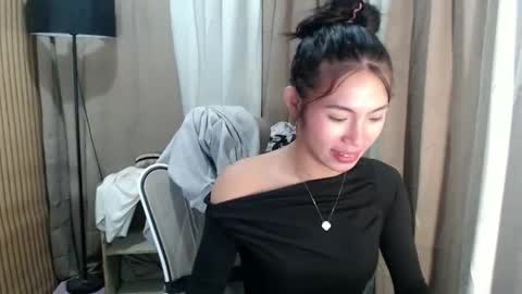 Snapshot of yourdreamgirlgwen chatting on 05-16-26, 07:01 GWENI online show from 05-16-26, 07:01