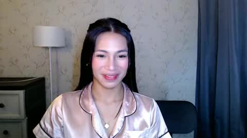 Snapshot of yourdreamgirlgwen chatting on 05-19-26, 05:52 GWENI online show from 05-19-26, 05:52