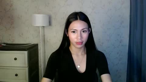 Snapshot of yourdreamgirlgwen chatting on 05-21-26, 06:37 GWENI online show from 05-21-26, 06:37