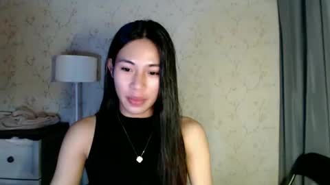 Snapshot of yourdreamgirlgwen chatting on 06-01-26, 06:04 GWENI online show from 06-01-26, 06:04