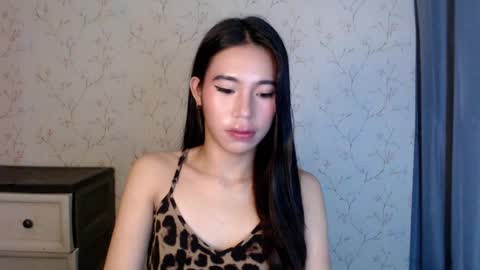 Snapshot of yourdreamgirlgwen chatting on 07-26-26, 06:15 GWENI online show from 07-26-26, 06:15