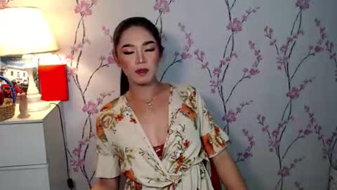 Snapshot of yourdreamgirljane chatting on 10-05-25, 11:57 JANE online show from 10-05-25, 11:57