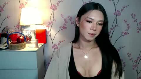 Snapshot of yourdreamgirljane chatting on 10-08-25, 11:02 JANE online show from 10-08-25, 11:02