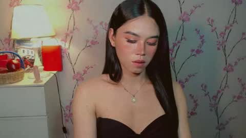 Snapshot of yourdreamgirljane chatting on 10-10-25, 05:45 JANE online show from 10-10-25, 05:45