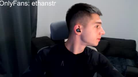 Snapshot of yourethan chatting on 10-16-25, 06:53 yourethan online show from 10-16-25, 06:53