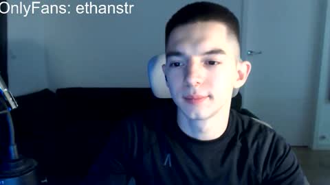 Snapshot of yourethan chatting on 10-30-25, 08:42 yourethan online show from 10-30-25, 08:42