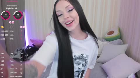Snapshot of youreyesgazm chatting on 12-15-24, 10:39 Mary online show from 12-15-24, 10:39