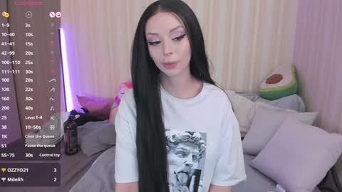 Snapshot of youreyesgazm chatting on 12-17-24, 08:34 Mary online show from 12-17-24, 08:34
