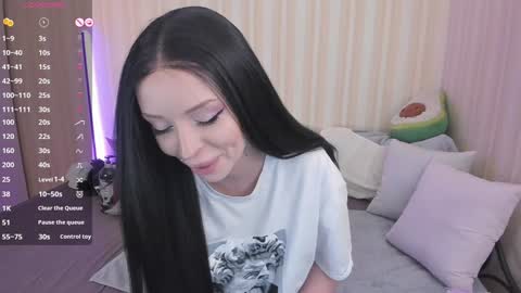 Snapshot of youreyesgazm chatting on 12-23-24, 08:44 Mary online show from 12-23-24, 08:44