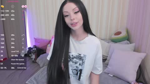 Snapshot of youreyesgazm chatting on 12-30-24, 10:10 Mary online show from 12-30-24, 10:10