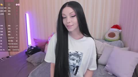 Snapshot of youreyesgazm chatting on 01-12-25, 08:14 Mary online show from 01-12-25, 08:14