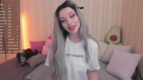 Snapshot of youreyesgazm chatting on 02-04-25, 08:02 Mary online show from 02-04-25, 08:02